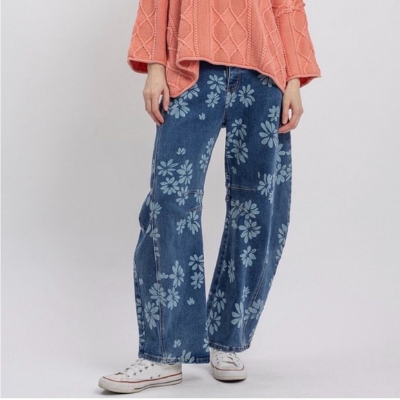 Blue Velvet Floral Barrel Jeans | XL | Zip Fly | Statement Denim - Picture 3 of 4